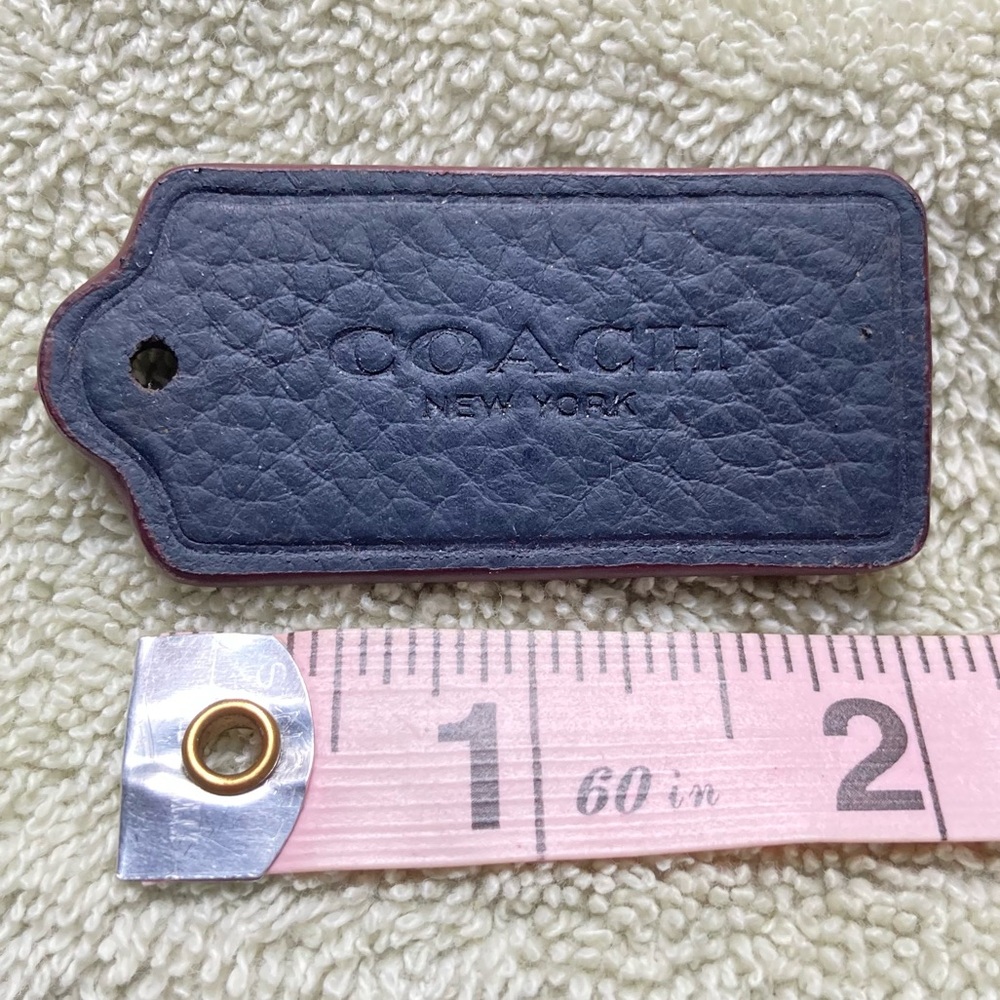 Coach Tag, black with dark red edge